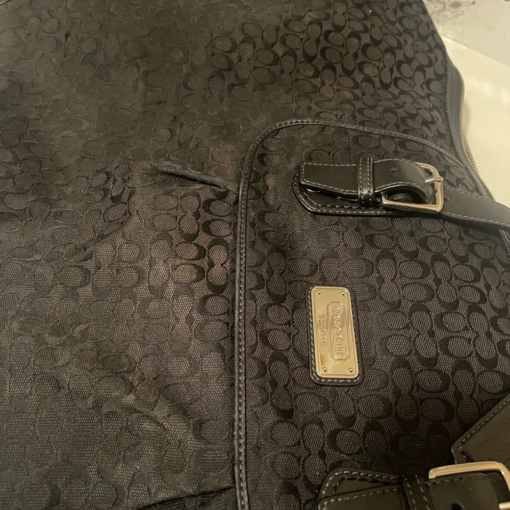 Authentic coach large travel luggage good conditions_13